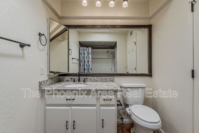 Building Photo - 8638 S 51st St