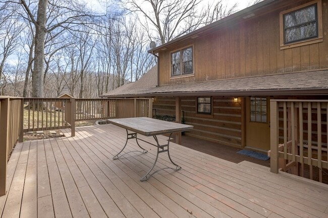 Building Photo - 1762 Burke Hollow Rd