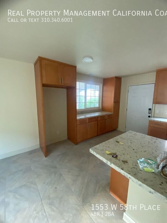 Building Photo - 1553 W 58th Pl