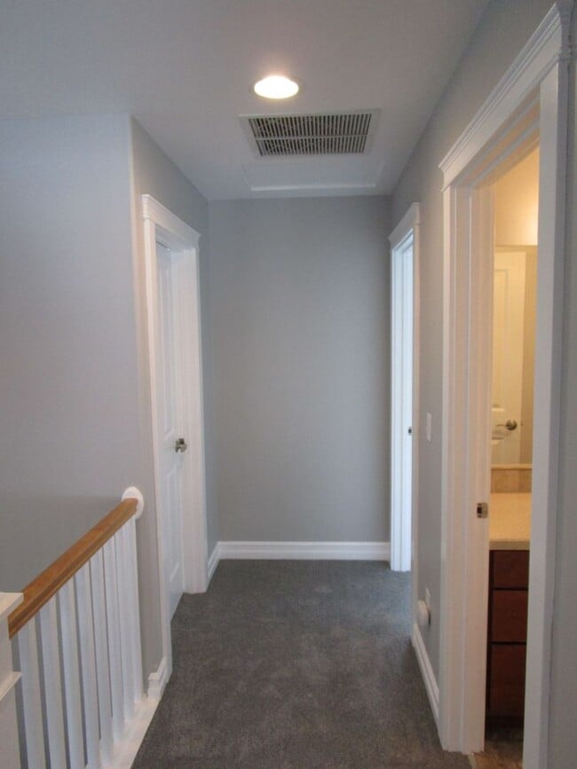 Building Photo - 2504 Fir Crest Blvd