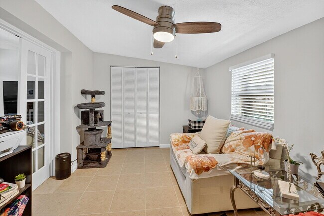 Building Photo - 310 Glen Arbor Terrace