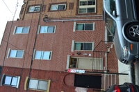 Building Photo - 774 S 15th St