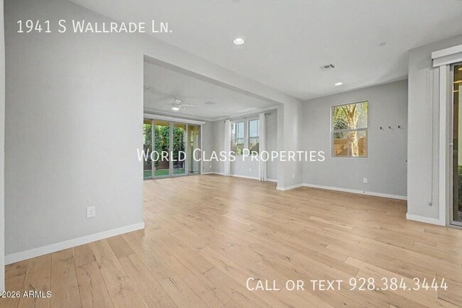 Building Photo - 1941 S Wallrade Ln