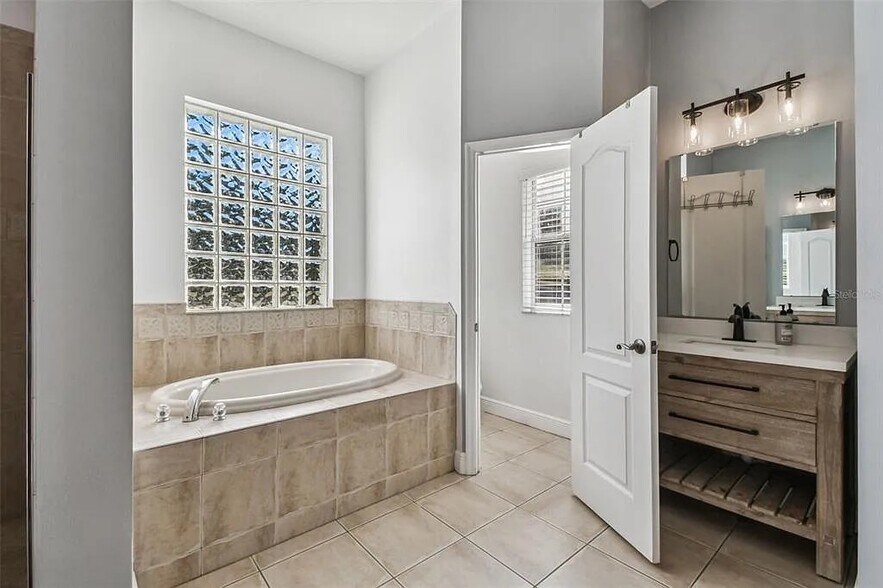 Building Photo - 36747 Open Country Ln