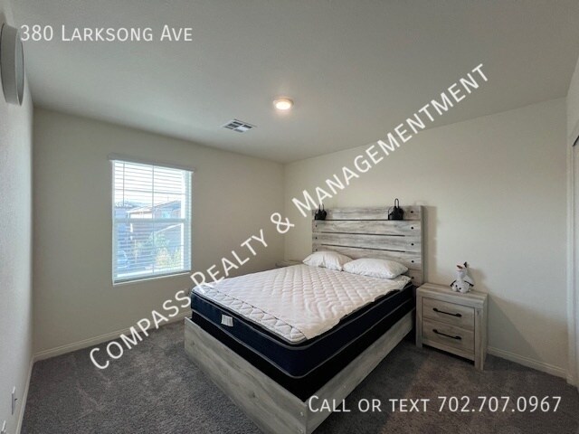 Building Photo - 380 Larksong Ave