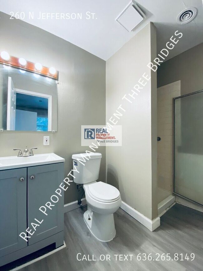 Building Photo - 260 N Jefferson St