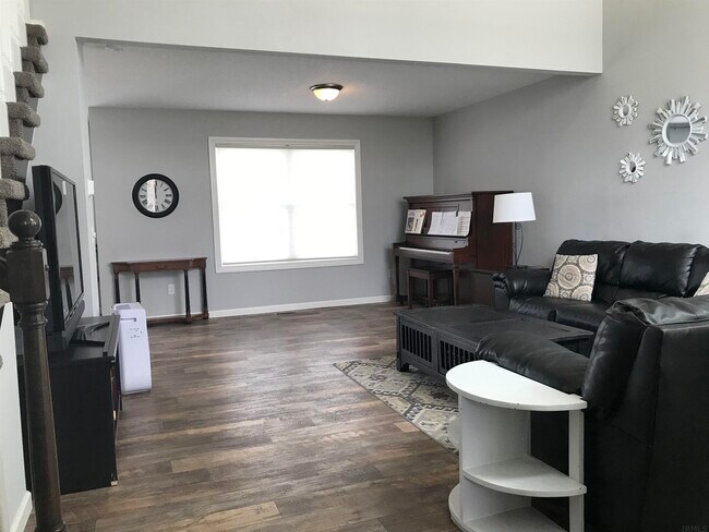 Building Photo - 2119 Meadowsweet Pkwy