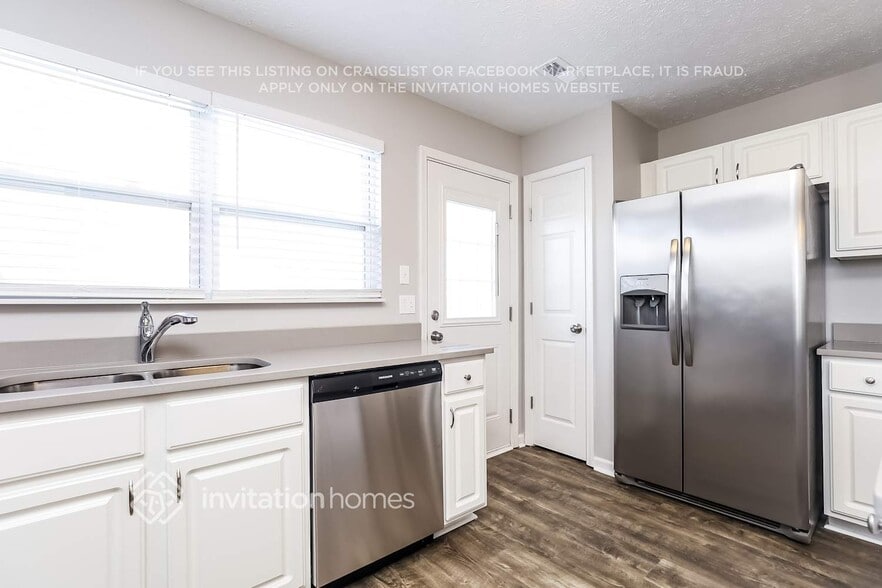 Building Photo - 1761 Stone Hollow Ct