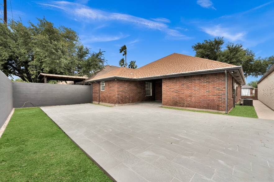 Building Photo - 309 N 36th Ln