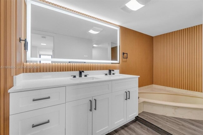 Building Photo - 3589 S Ocean Blvd