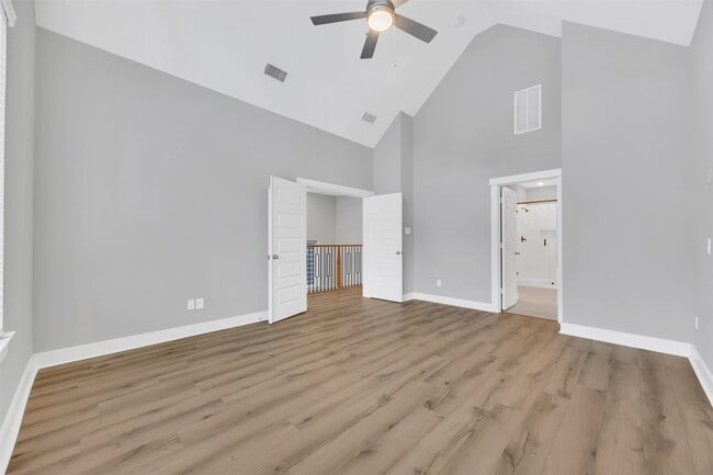 Building Photo - 10919 Brambling Wood Dr