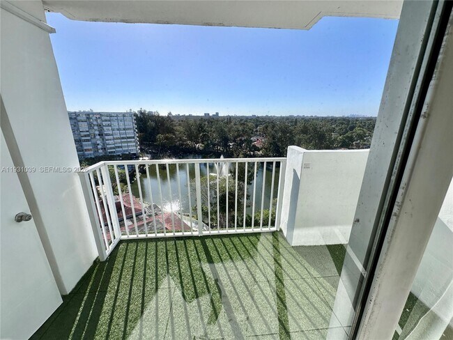 Building Photo - 1200 NE Miami Gardens Dr