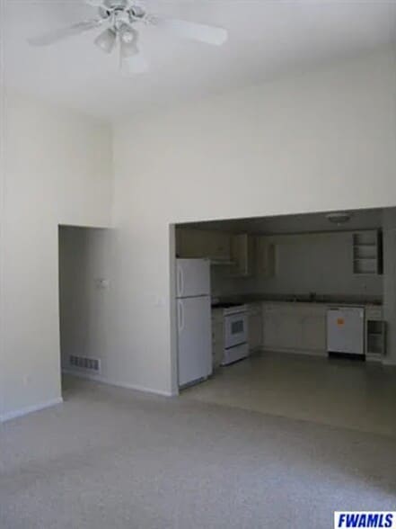 Building Photo - 1926 Beechmont Dr