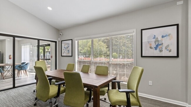 Building Photo - 1700 Hunter Ridge Ln
