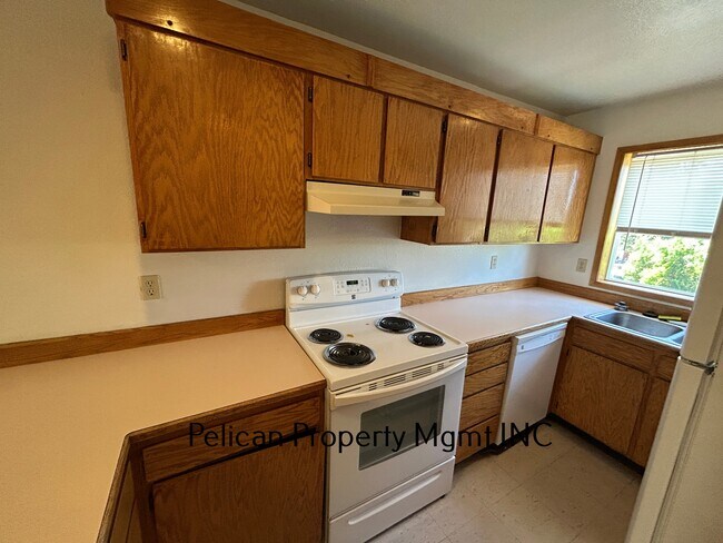 Building Photo - 2055 N Eldorado Ave