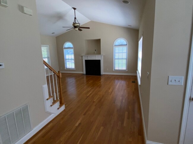 Building Photo - 100 Savannah Meadows Dr