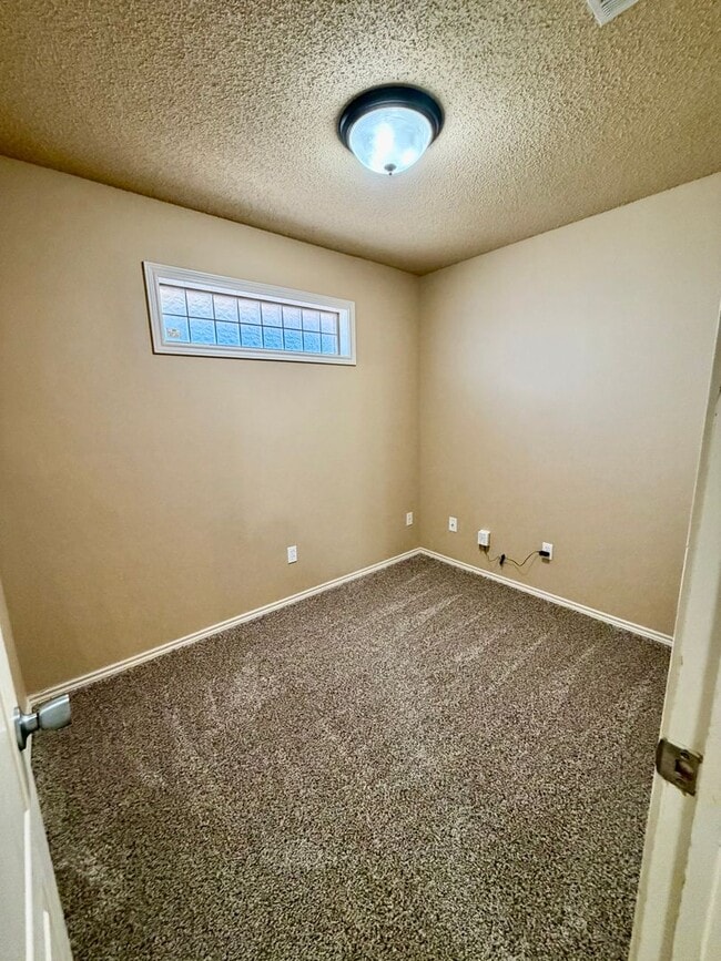 Building Photo - Beautiful home in Day Estates