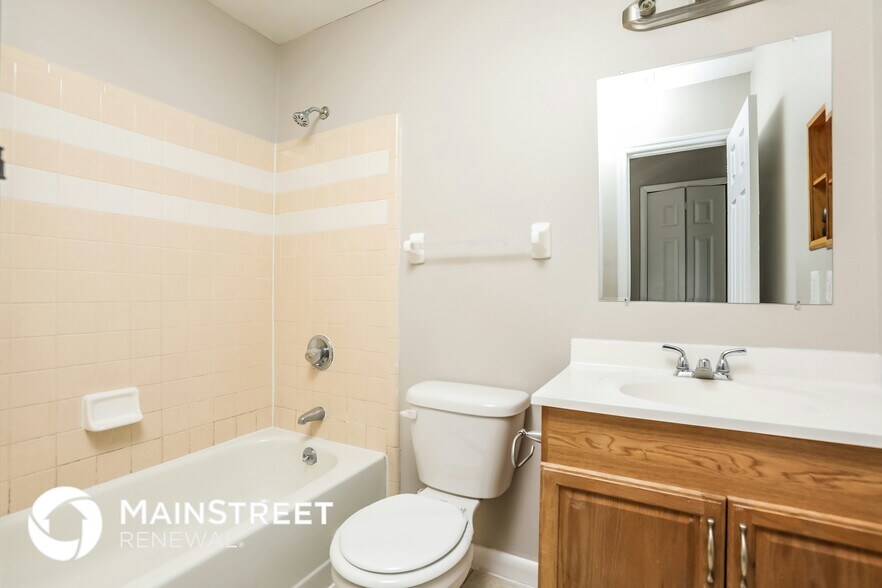 Building Photo - 1830 Hallcrest Dr