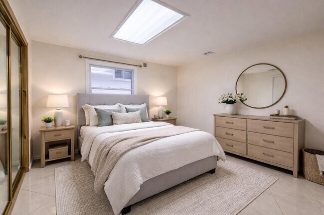 Building Photo - 911 80th St