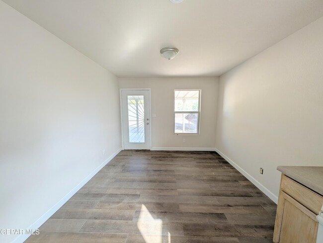 Building Photo - 5857 W Valley Cir