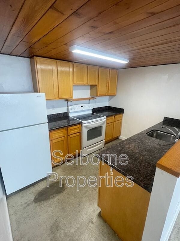 Building Photo - 5504 San Pablo Ave