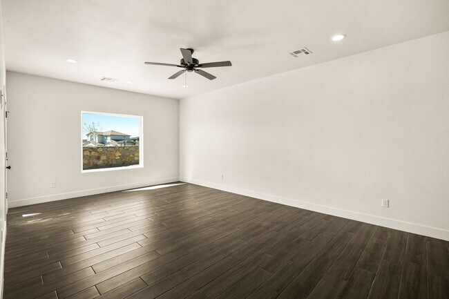 Building Photo - 4025 Boardwalk Rd