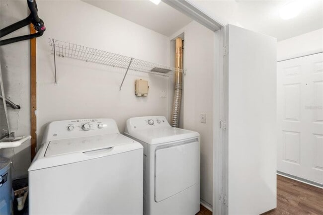 Building Photo - 4000 SW 23rd St