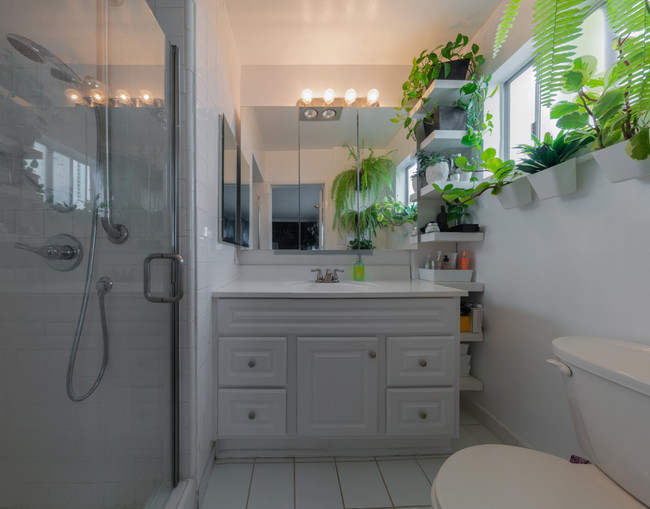 Master Bedroom Bathroom - 11849 Mayfield Ave