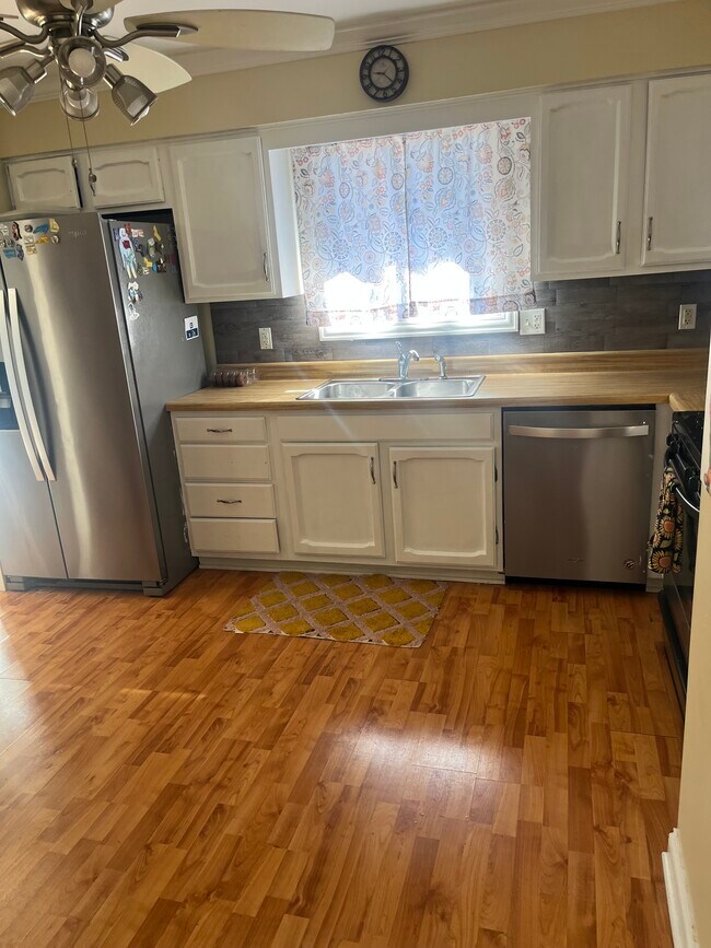 Building Photo - 6331 Broughton Ave