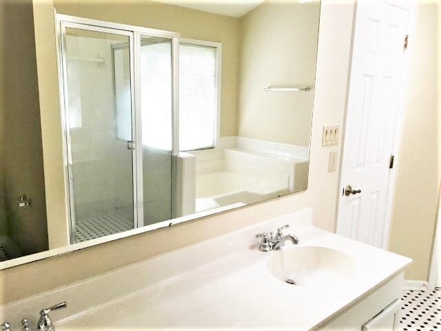 Building Photo - 2601 Briar Ridge Dr