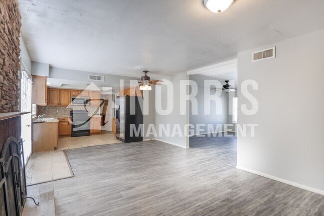 Building Photo - Great Home With NO HOA