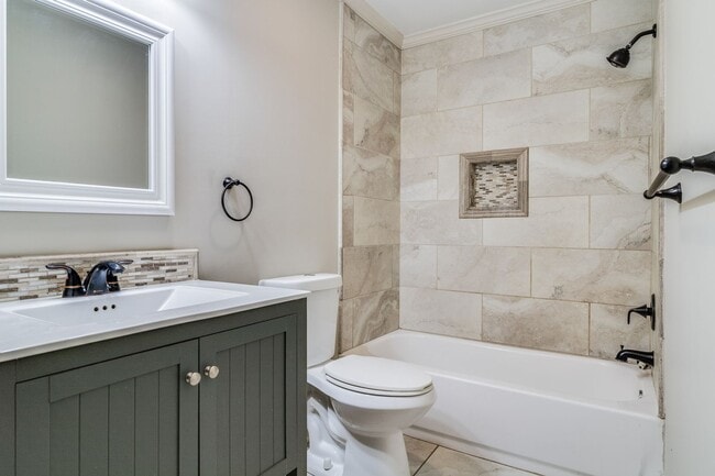 Building Photo - BEAUTIFUL HOME LOCATED ON TOLSON ROAD!