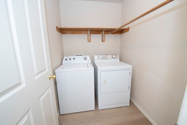 Building Photo - 5423 Cape Seville Dr