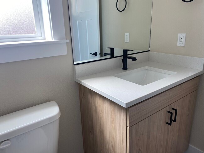 Building Photo - 1242 S 11th St