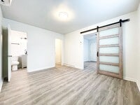 Building Photo - 1BD/1BA in Gated Complex