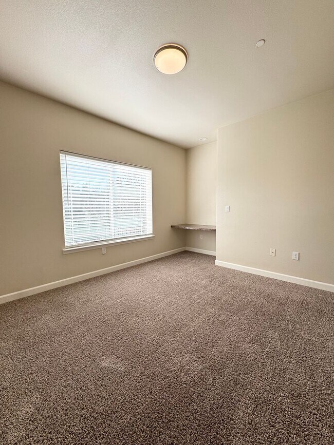 Building Photo - 1437 Wyla Walk