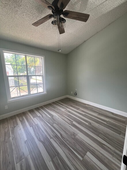 Building Photo - 11359 Stratton Park Dr