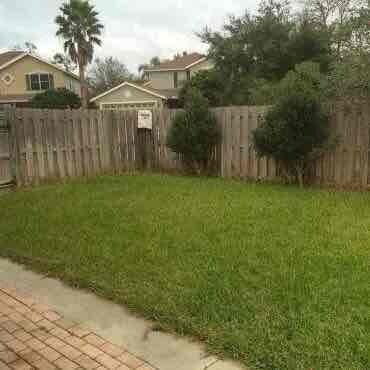 Building Photo - 14500 Woodfield Cir N