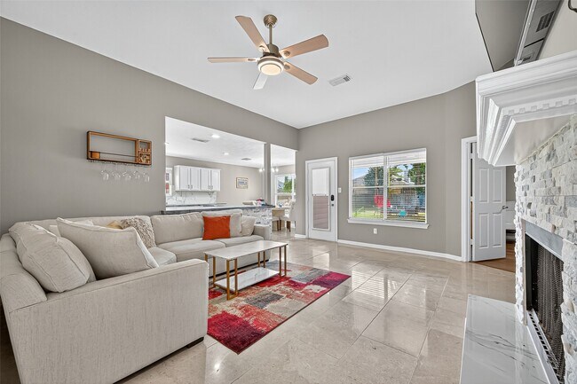 Building Photo - 6719 Woodland Oaks