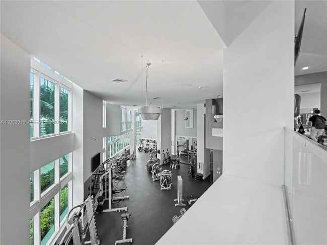 Building Photo - 1900 N Bayshore Dr