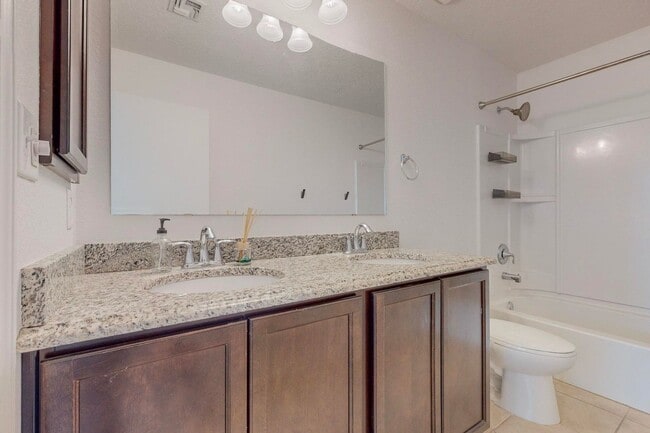 Building Photo - 3 bedroom, 2 1/2 Bath Pulte Ocotillo Model Home