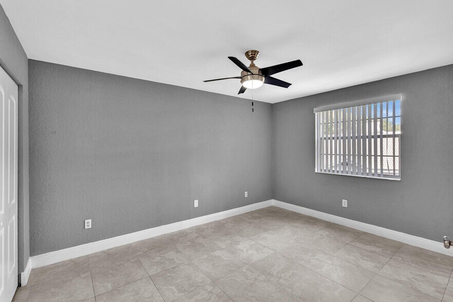 Building Photo - 2880 N Oakland Forest Dr