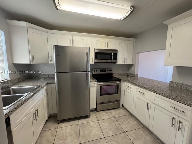 Building Photo - 9421 Evergreen Pl