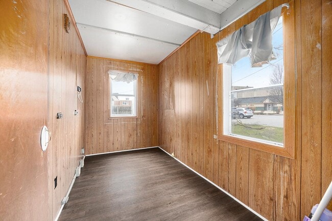 Building Photo - 121 S Clay St