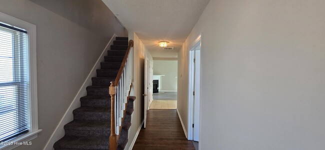 Building Photo - 3427 Westgate Dr