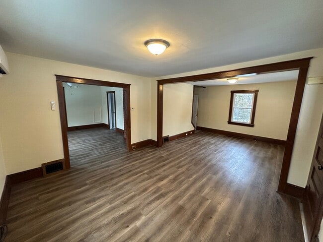 Building Photo - 115 Carpenter St