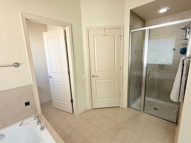 Building Photo - 5703 Ireland Dr