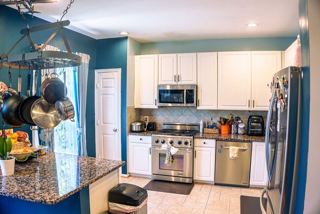 Building Photo - 21682 Kings Crossing Terrace