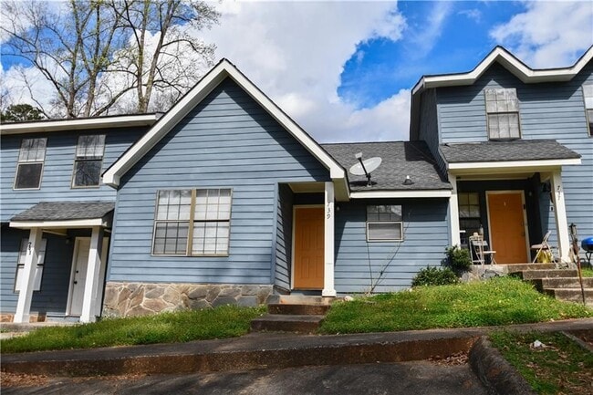 Building Photo - 735 Oak Dr