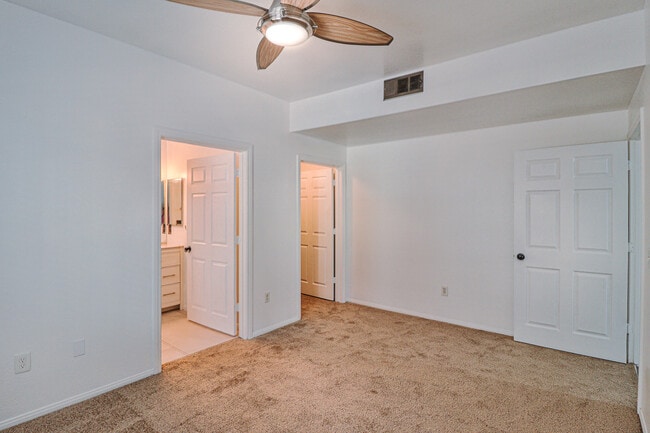 Building Photo - 5250 S Rainbow Blvd